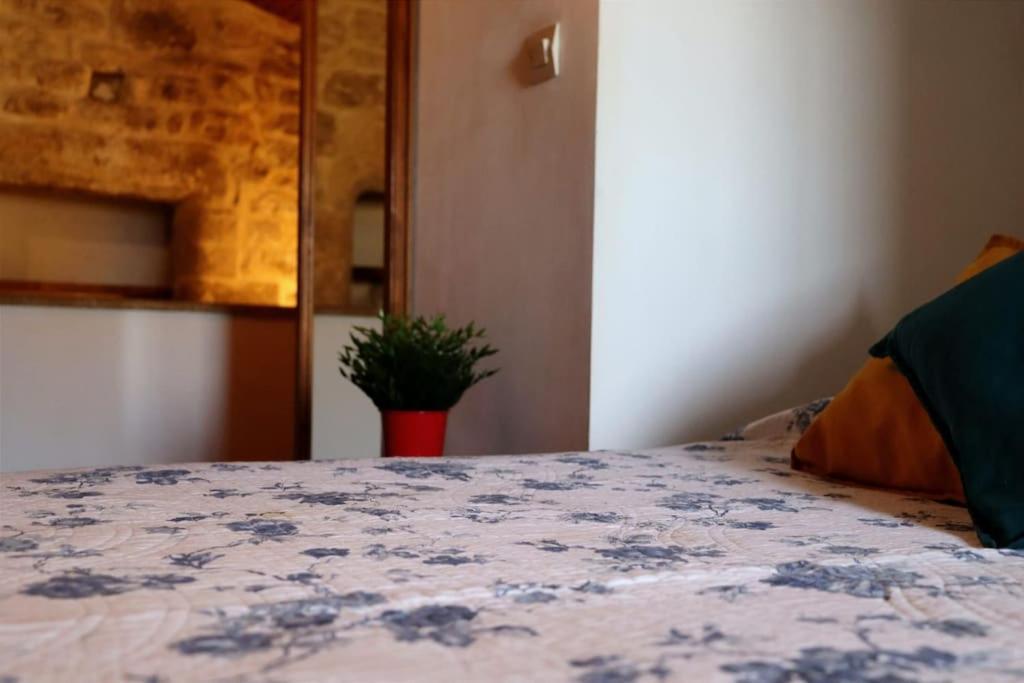 Entre Uzes Et Le Pont-Du-Gard Le Logis D'Autrefois Apartment แกสติญง-ดู-การ์ ภายนอก รูปภาพ