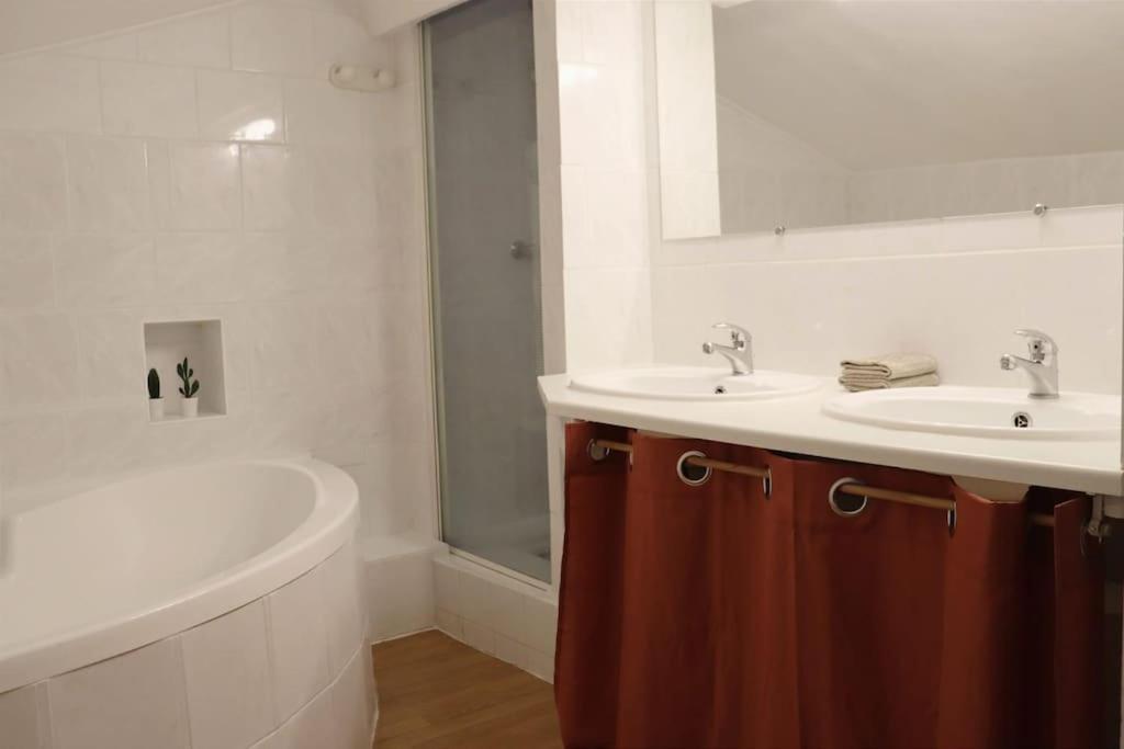 Entre Uzes Et Le Pont-Du-Gard Le Logis D'Autrefois Apartment แกสติญง-ดู-การ์ ภายนอก รูปภาพ