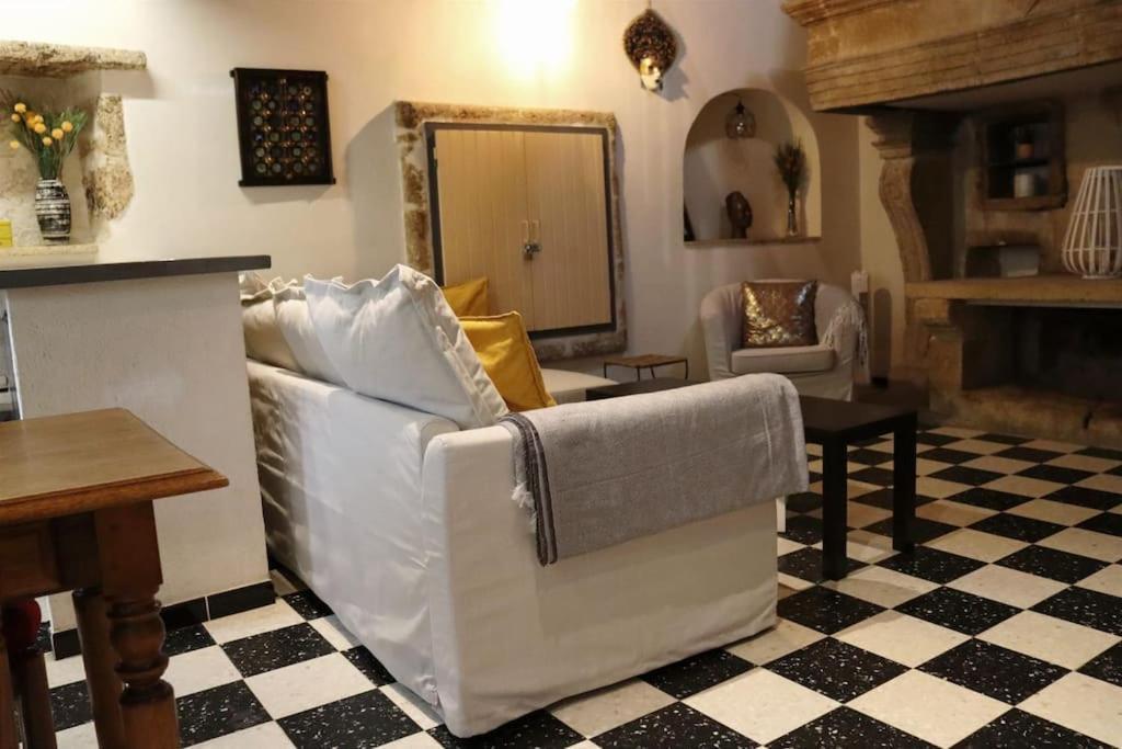Entre Uzes Et Le Pont-Du-Gard Le Logis D'Autrefois Apartment แกสติญง-ดู-การ์ ภายนอก รูปภาพ